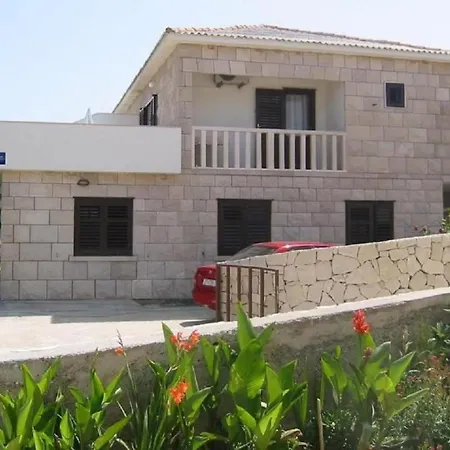 Apartment Rajko - 40 M From Povlja (Brac)