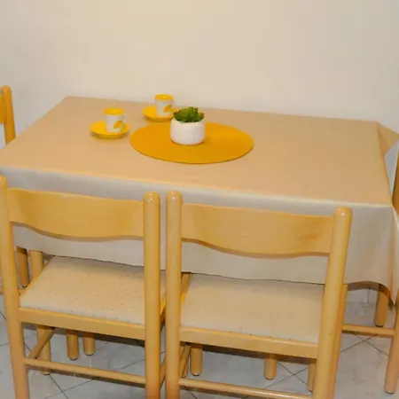 Apartment Rajko - 40 M From Povlja (Brac)
